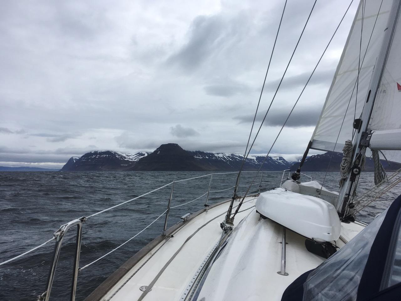 הרפתקת שייט באיסלנד - מבט מהסיפון - דרך הים